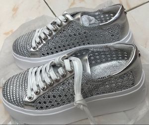 🔥 Price Drop❗️WISHBONE (POSHMARK) Sneaker