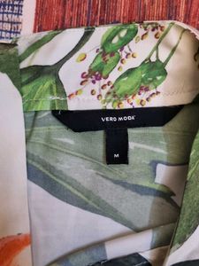 Brand Vero Moda: Boxy Relaxed Fit Casual Top