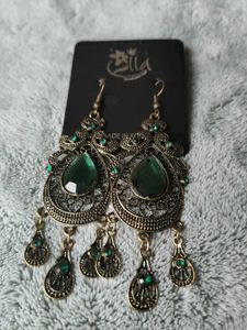 Stunning Emerald Antique Earrings