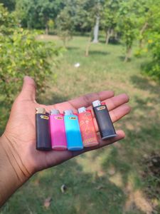 Selling bic lighter lot of 5