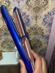 VEGA Hair Straightener