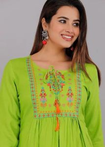 Three Quarter Sleeves Top