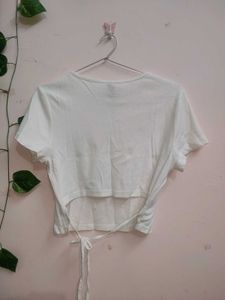 H&amp;M White Tie Hem Cropped Tee