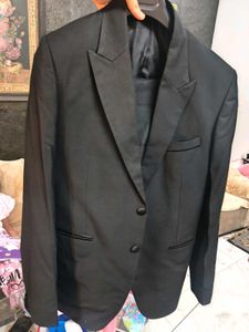Classic Black Suit & Blazer