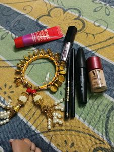 Makeup and Hair Accessories Bundle