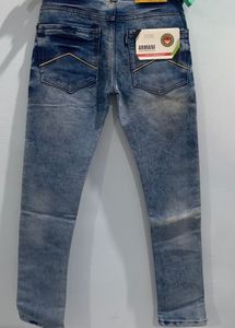 Armani Jeans - Slim Fit - Light Wash Denim Size 28