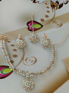 Elegant Crystal Jewelry Set