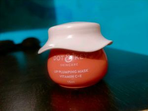 Dot and Key Lip Plumbing Mask