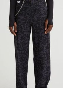 h&m staright leg jeans (No fear collection)