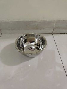 New Unused Stainless Steel Bowls (Set of 3)