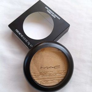 MAC Extra Dimension Skinfinish