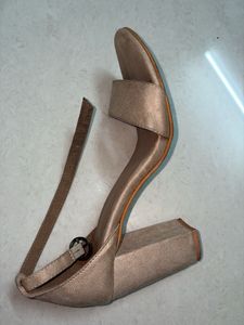 FOREVER 21 Elegant Nude Heels (3 inch heel size)