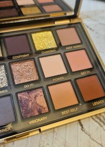 Huda Beauty Empowered Eyeshadow Palette