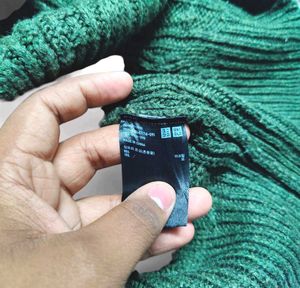 Uniqlo Knitted Pullover | Chest 40