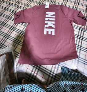 Nike Graphic T-Shirt