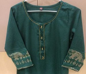 Exclusive Rayon Cotton Foil-Printed Kurta Set