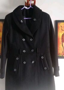 Women woollen long coat . [UNUSED]