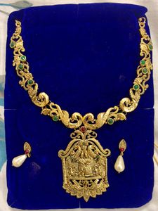 Gold-toned Jewellery Set 250 Each