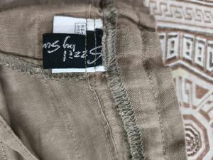 Beige Linen Capri in 32 waist for women