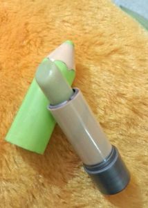 Colour changing Lipstick