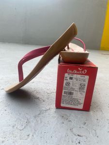 Walkaroo Women&#39;s Flip-Flops - Size 8