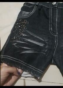 Denim hot Pant and white top with Knot