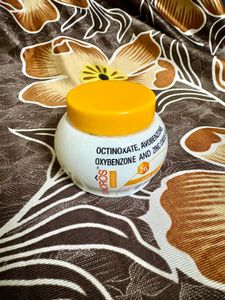 Suncros Aqualogica Gel Sunscreen(by Dermatologist)