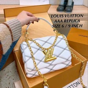 LV GO-14 MM handbag.TwiST LOCK WD MAGNETIC BOX