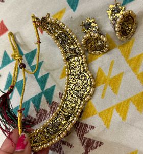 Elegant Antique Necklace Set