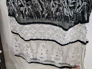 Beautiful Black And White Kurti