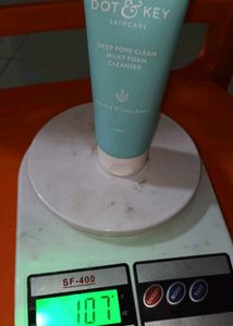 Dot &amp; Key Face Wash