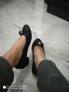 women pum shoes