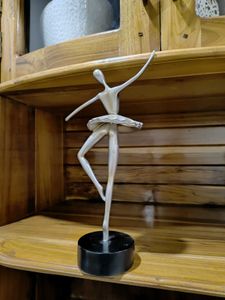 Ballerina Showpiece Statue