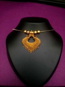 Gold Pendant Necklace