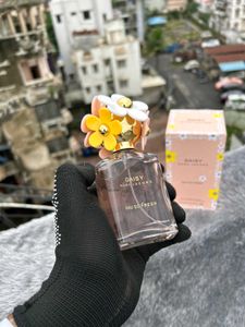 Marc Jacobs Daisy Eau So Fresh Perfumes
