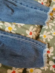 Ripped Relaxed Boyfriend Jeans