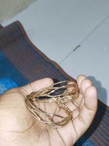 Beutiful golden earrings 😍