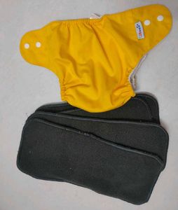 Cloth Diapers With 4 Inserts