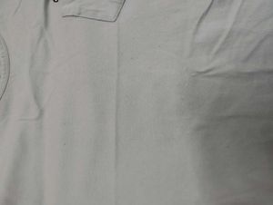 T-shirt with pocket design