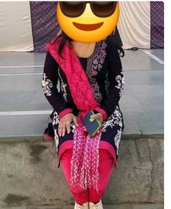 Beautiful wollen kurta & velvet legging & stall