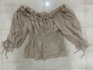 ✨Romantic Ruffle Off-Shoulder Top! Nude Peplum💖