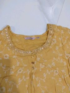 Floral Embroidered Kurta