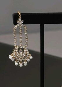 White Kundan bridal Mathapatti with Tikka