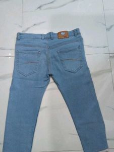 Light Wash Cropped Jeans