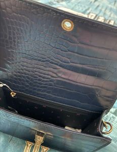 TH Sling Bag