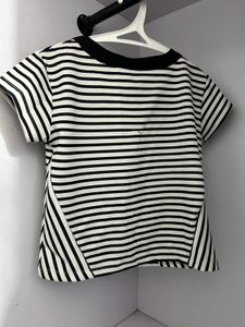 Nuon Black And White Top With Criss Cross Patter