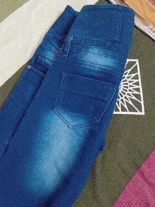 Stylish High-Waisted Jeans
