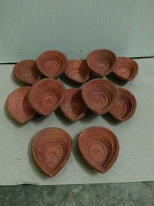 Clay Diyas