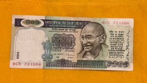 500 Rs Old Issue Signed By C Rangajana