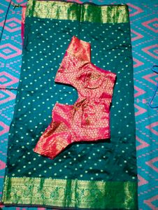 Elegant Green Silk Saree with Blouse